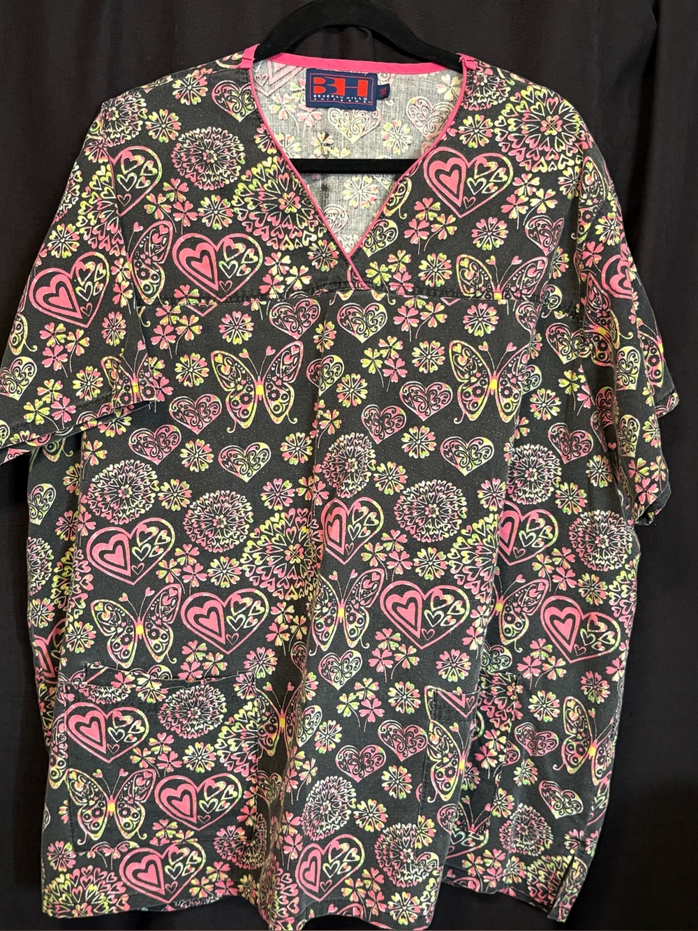 Beverly Hills Uniforms medical scrub top. Size 3XL